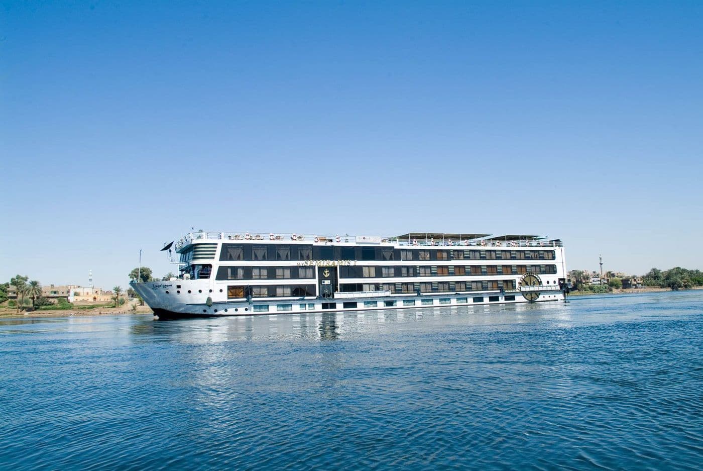 Sunrise Semiramis I, photo 1