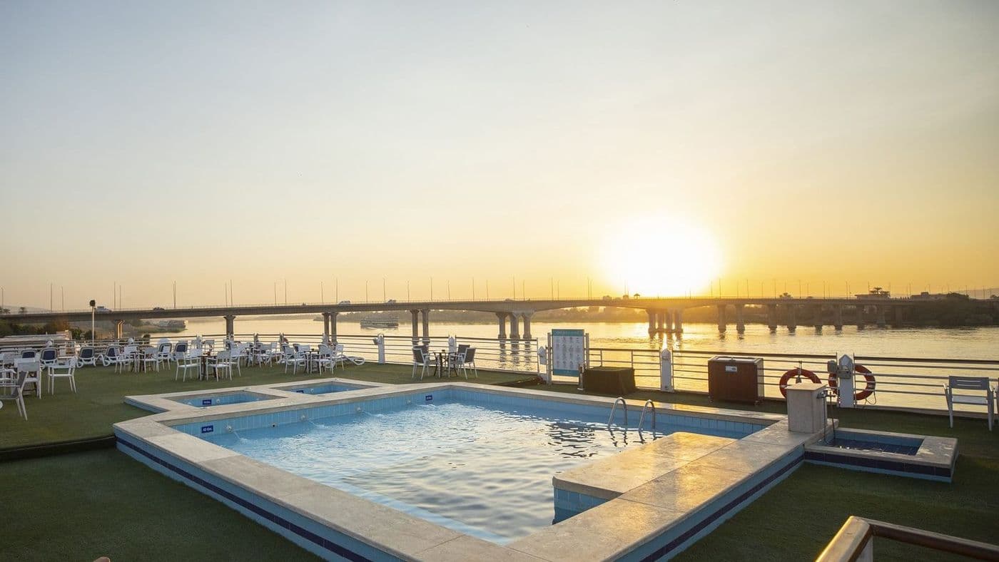 Sunrise Semiramis I, photo 3